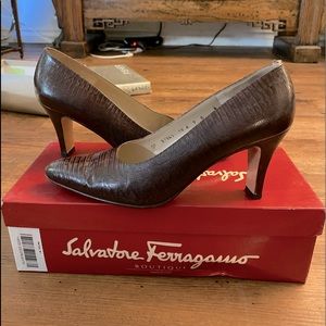 Salvatore Ferragamo alligator embossed brown leather heeled pump